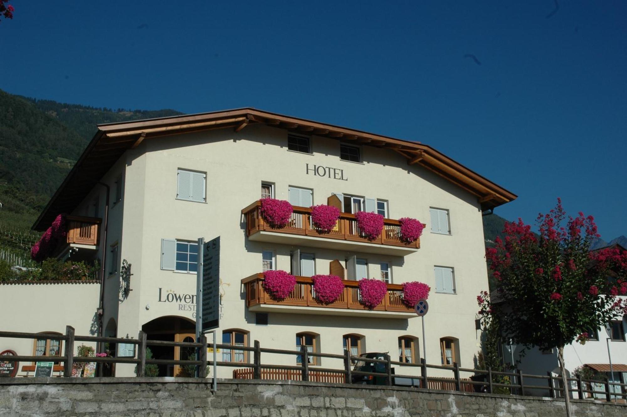 צ'רמס Hotel Loewenwirt מראה חיצוני תמונה