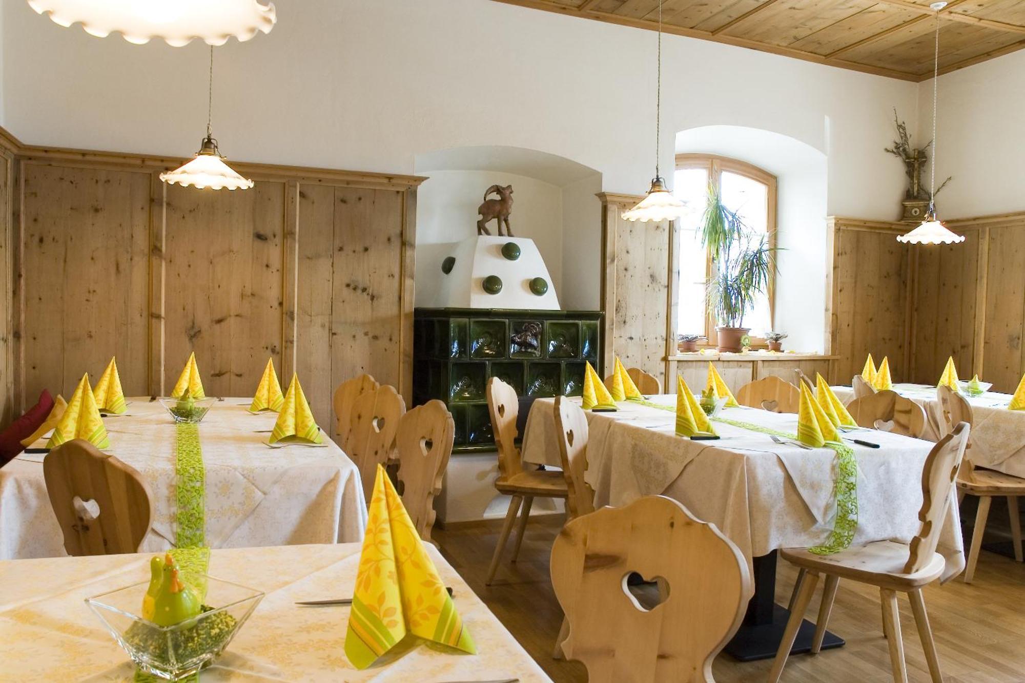 צ'רמס Hotel Loewenwirt מראה חיצוני תמונה